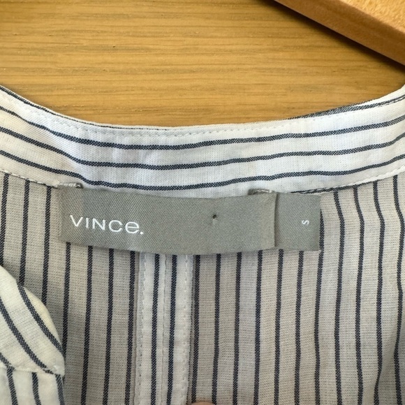 Vince Blue/White Pinstripe Classic V-Neck Cotton Pullover Blouse / Small - Picture 3 of 12